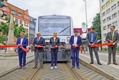 Vogtlandbahn fährt wieder ins Zwickauer Zentrum! - In feierlichem Rahmen wurde am vergangenen Sonntag, die Inbetriebnahme durchgeführt. Foto: SVZ