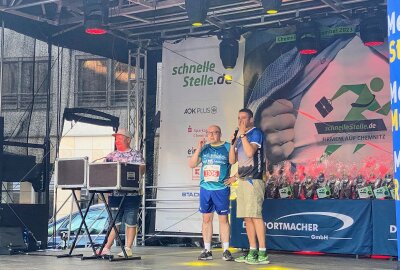 Volle City: Über 9.000 Läufer beim Chemnitzer Firmenlauf - Auch Oberbürgermeister Sven Schulze lief beim Firmenlauf mit. Foto: Dena Wyanett Weigel
