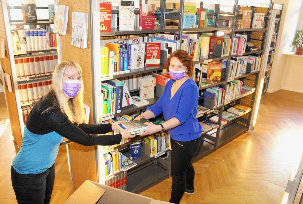 Voller Erfolg für Bücherflohmarkt in Annaberger Stadtbibliothek - Insgesamt knapp 4.300 Medien haben auf dem zweiwöchigen Bücherflohmarkt ein neues Zuhause gefunden. Foto: Annett Flaemig