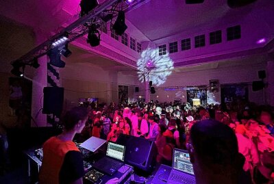 Voller Erfolg für den "Faschingsclub an der Chemnitz" - 600 Gäste feierten die Faschingsauftaktparty. Foto: ChemPic