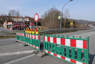 Vollsperrung auf dem Autobahnzubringer: S255 nicht mehr befahrbar - Der Autobahnzubringer ist gesperrt. Foto: Niko Mutschmann