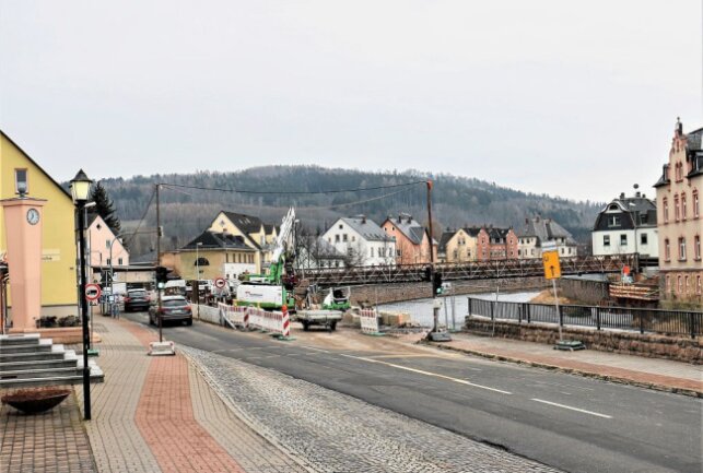 Vollsperrung im Stadtgebiet von Flöha - Dieser Bereich auf der Augustusburger Straße ist vom 31. Januar bis zum 18. Februar für den Fahrzeugverkehr gesperrt. Foto: Knut Berger