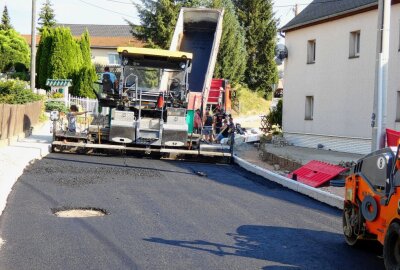 Vollsperrung in Zettlitz: Wie geht es mit den Bauarbeiten weiter? - In Zettlitz dauern die Bauarbeiten länger als angegeben. Foto: Werner Schaaf