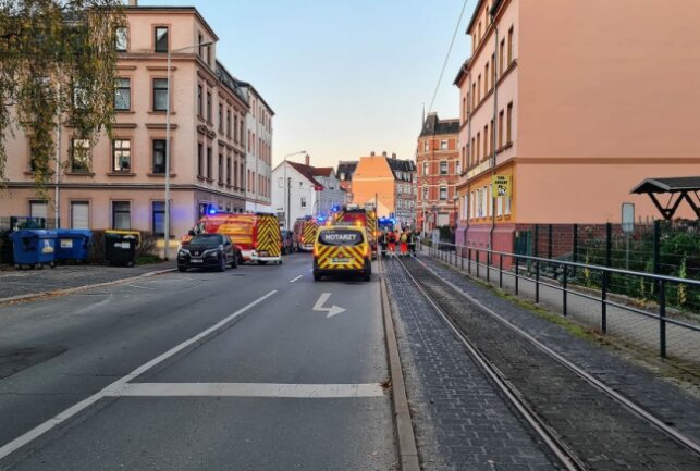 Vollsperrung in Zwickau: Schwerer Verkehrsunfall mit mehreren Verletzten - Heute Morgen gab es einen schweren Verkehrsunfall auf einer Kreuzung in Zwickau. Foto: Mike Müller