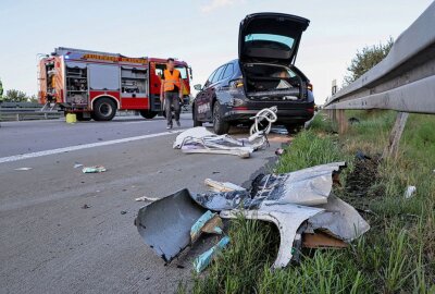 Vollsperrung nach Crash auf der A4: Wohnmobil kollidiert mit PKW - Am Donnerstagabend kam es gegen 19.45 Uhr zu einem Verkehrsunfall auf der A4 zwischen Glauchau Ost und Hohenstein-Ernstthal. Foto: Andreas Kretschel