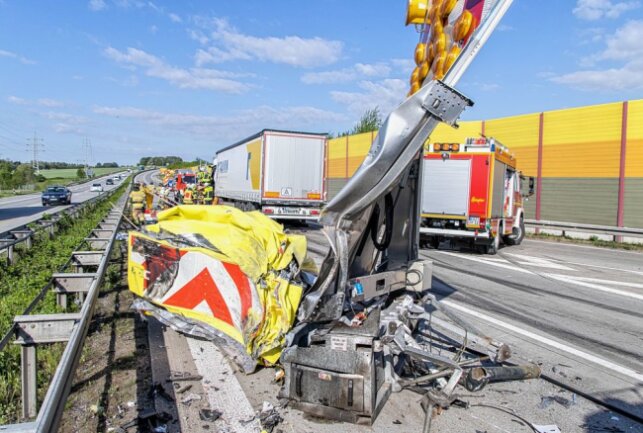 Auf der A72 hat sich am Freitagmorgen gegen 8 Uhr ein schwerer LKW-Unfall ereignet. Foto: André März