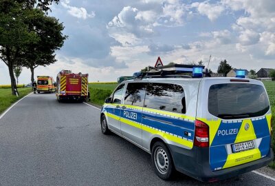 Vollsperrung nach schwerem Verkehrsunfall auf Autobahnzubringer bei Hartenstein - Auf der S255 kam es zu einem Unfall. Foto: Daniel Unger