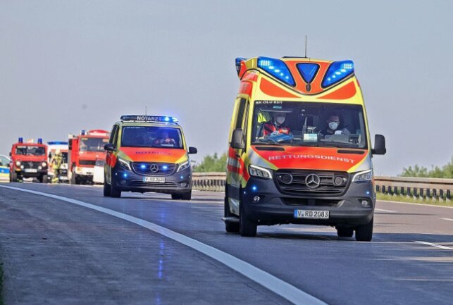 Gegen 7.15 Uhr kam es zu einem Unfall auf der A4 zwischen Hohenstein-Ernstthal und Wüstenbrand. Foto: Andreas Kretschel
