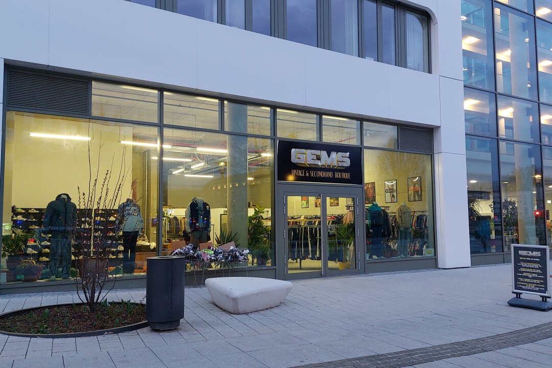 Von Adidas bis Louis Vuitton: Neue Secondhand Marken-Boutique in Chemnitz eröffnet - Gems hat auf dem Johannisplatz neu eröffnet.