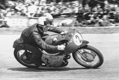 Vor 70 Jahren erster Motorrad-WM-Lauf in Deutschland - Reg Armstrong gewann 1952 beide Rennen der großen Hubraumklassen. Foto: Günter Geyler / Archiv Thorsten Horn