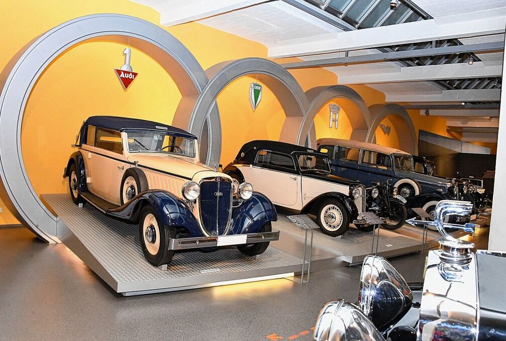 Vor 90 Jahren wurde die Auto Union gegründet - Die legendären vier Ringe verkörpern heutzutage im August Horch Museum in Zwickau die Geschichte der sächsischen Auto Union. Foto: Thorsten Horn