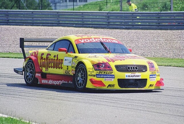 Vor 90 Jahren wurde die Auto Union gegründet - 2002 war es Laurent Aiello, der die Audi-Fans am Sachsenring jubeln ließ. Foto: Thorsten Horn