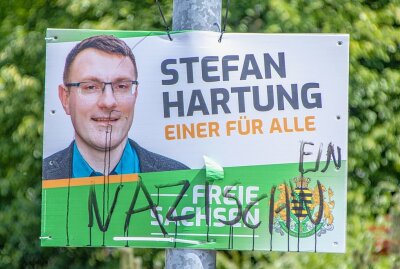 Vor Wahlsonntag in Sachsen: Wahlplakate von AFD und Freien Sachsen beschädigt - Wahlplakate von AFD und Freien Sachsen beschädigt. Foto: André März
