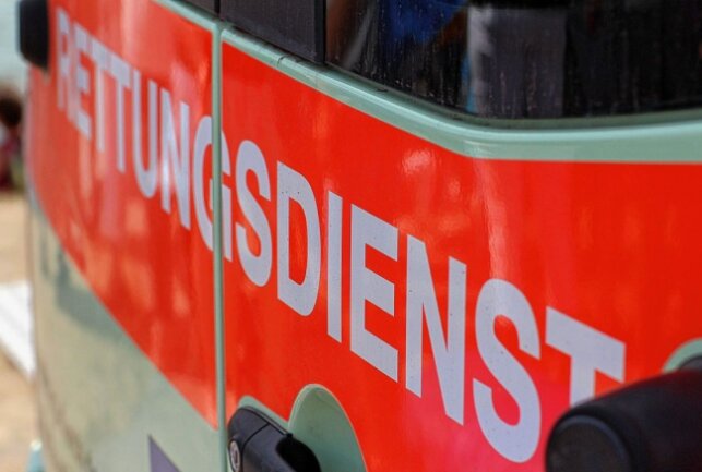 Vorfahrt missachtet: 59-jähriger Verursacher schwerstverletzt - 59-Jähriger verunfallt in Reichenbach. Die Vorfahrtsmissachtung verletzte drei Personen. Symbolfoto: pixabay