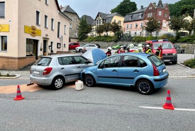 Vorfahrt missachtet: Crash in Beierfeld - In Beierdorf kam es zu einem Verkehrsunfall aufgrund eines Vorfahrtfehlers. Foto: Daniel Unger