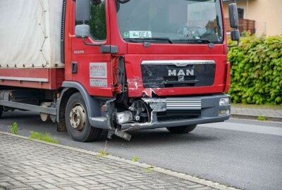 Vorfahrt missachtet: Zwei Verletzte nach Crash mit LKW - In Zittau kam es heute Mittag durch eine Vorfahrtsmissachtung zu einem Unfall. Foto: xcitepress/Thomas Baier