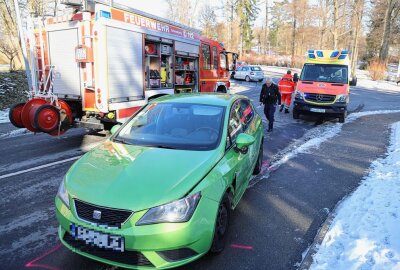 Vorfahrtsfehler: Ein Verletzter nach Unfall in Schneeberg - Am Donnerstagmittag kam es in Schneeberg zu einem Unfall aufgrund eines Vorfahrtsfehlers. Foto: Niko Mutschmann
