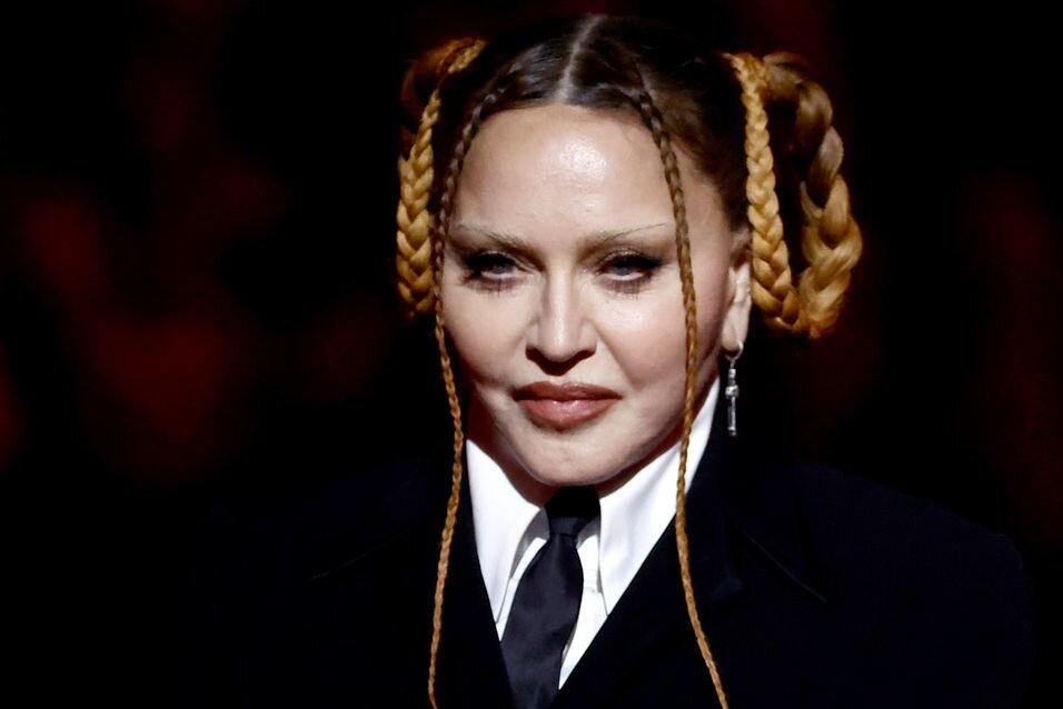 Während Konzert in L.A.: Madonna spricht über ihren "Beinahe-Tod" - Am Montagabend gab Madonna ein Konzert in Los Angeles. Dort sprach sie über eine Infektion, die sie fast das Leben kostete.