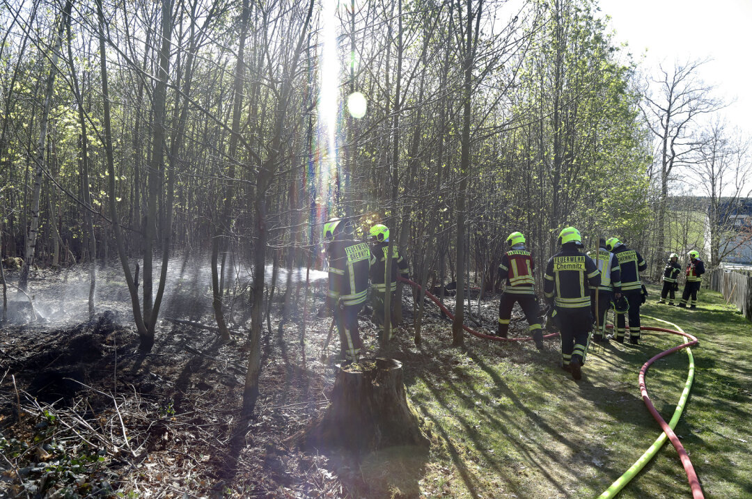 Waldbrand in Adelsberg! - Den Brand beobachteten Bürger in Adelsberg und informierten die Feuerwehr.