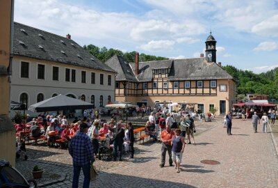 Waldkirchener Rolle-Mühle freut sich über riesigen Andrang - Der Bereich der Rolle-Mühle wurde für einen Tag zum Festgelände. Foto: Andreas Bauer