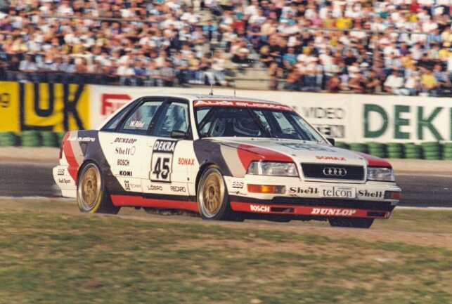 Walter Röhrl ist dem Kreis der 75-Jährigen beigetreten - 1990 fuhr Walter Röhrl für Audi in der DTM. Foto: Volker Lange / Archiv Thorsten Horn