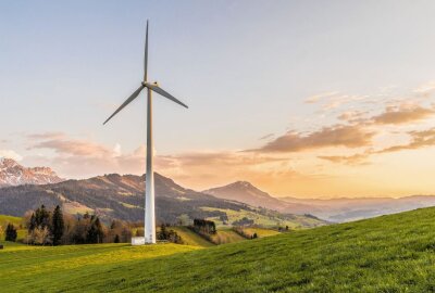 Warum stehen Windenergieanlagen manchmal still? - SAENA beantwortet Fragen zur Windenergie. Symbolbild: Pexels
