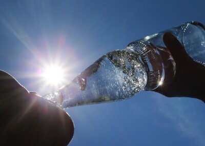 Wasser für mehr Erfolg: Trink-Strategien für den Arbeitsalltag - 