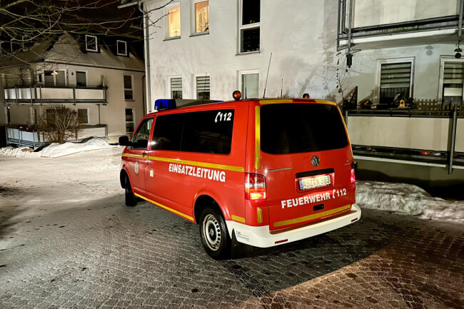 Wasser tropft durch Decke - Feuerwehreinsatz - Feuerwehreinsatz in Schneeberg.