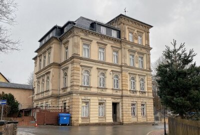 Wasserradschacht soll erhalten bleiben - Die Austelvilla in Zwönitz ist ein geschichtsträchtiges Gebäude. Foto: Ralf Wendland