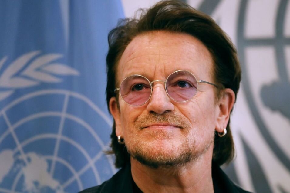 Wegen Allergie: Bono schlief bei Besuch im Weißen Haus ein - Barack Obama habe ihm "nicht eine Minute lang" geglaubt, dass Bono (Bild) tatsächlich an einer Salicylsäure-Intoleranz leide, scherzt der Musiker in seinen Memoiren.