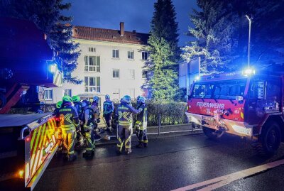 Wegen Weihnachtsgesteck: Brand in Mehrfamilienhaus in Hohenstein-Ernstthal - Am Dienstag kam es in einem Mehrfamilienhaus zu einem Brand, schuld war ein Weihnachtsgesteck. Foto: Andreas Kretschel
