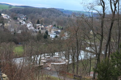 Vom Schloss hat man einen herrlichen Blick auf das Tal der Zwickauer Mulde. Foto: A. Büchner