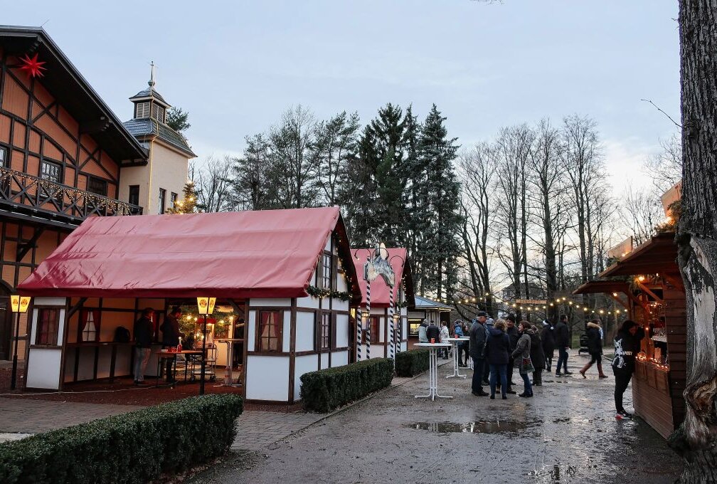 "Weihnachtspark" in Limbach-Oberfrohna öffnet am Wochenende - Beim Weihnachtspark im Stadtpark. Foto: A. Büchner/Archiv