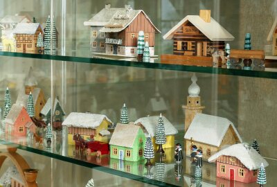 Weihnachtsschau im Gelenauer Depot Pohl-Ströher zeigt viele Raritäten - Die Sonderausstellung "Häuselwelten" zeigt zig Gebäude im Miniaturformat. Foto: Andreas Bauer
