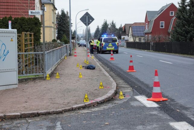 Weinböhla: Fußgängerin von PKW erfasst - Am Dienstag wurde eine 56-jährige Fußgängerin von einem PKW erfasst. Foto: Roland Halkasch