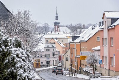 Weiße Weihnachten im Erzgebirge pünktlich zum Weihnachtsfest - Neuschnee in Zwönitz im Erzgebirge. Foto: André März