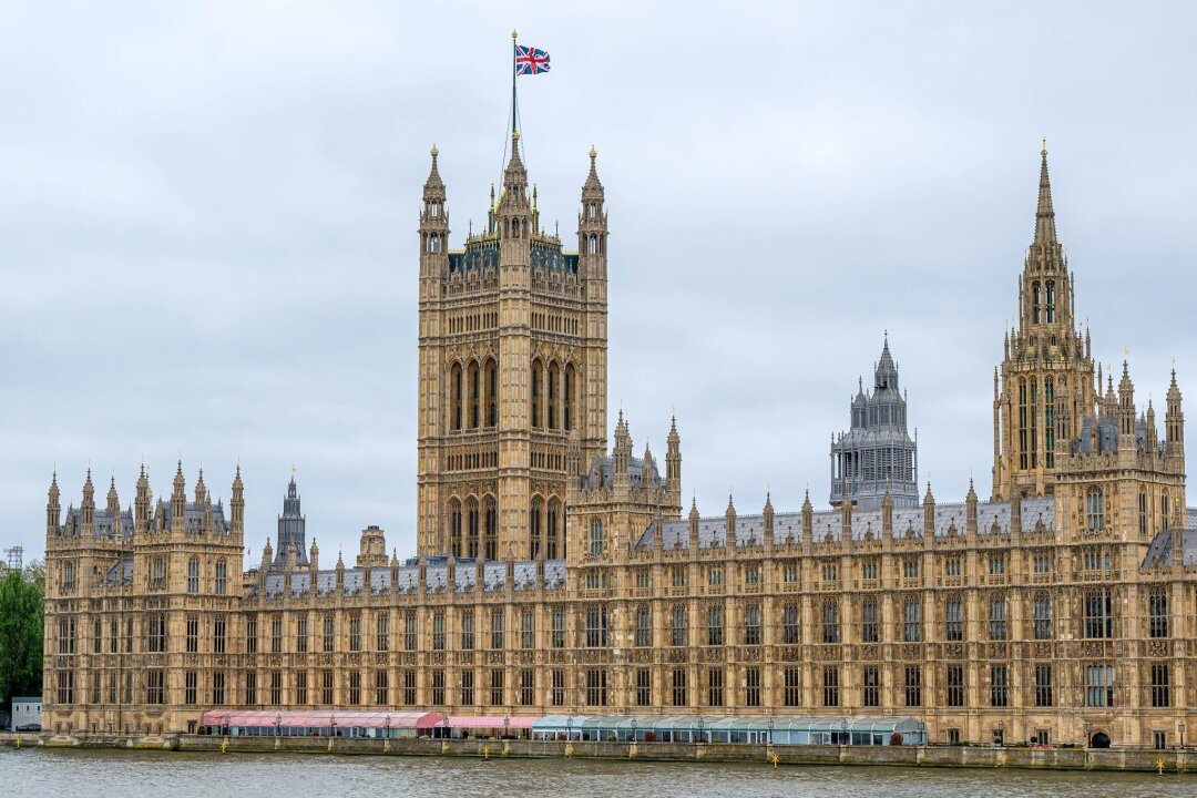 Weiter Parlamentsstreit um britischen Asylpakt mit Ruanda - Das britische Unterhaus hat zwei Änderungsanträge des Oberhauses mit Regierungsmehrheit abgelehnt.