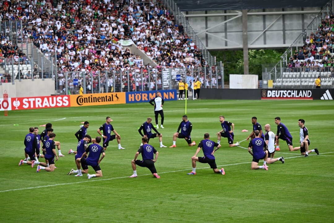 Weiteres DFB-Training vor Fans in Herzogenaurach - Bereits in Jena trainierte das DFB-Team öffentlich.