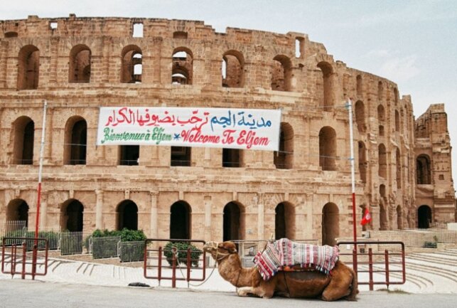 Welche Reiseziele sind in Sachsens Reisebüros 2023 gefragt? - Das Amphitheater im tunesischen el-Jem ist das besterhaltene Amphitheater Nordafrikas. Foto: Jürgen Sorge