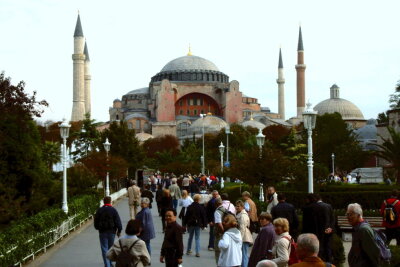 Welche Reiseziele sind in Sachsens Reisebüros 2023 gefragt? - Ein Wahrzeichen von Istanbul: die Hagia Sophia. Foto:  S. Flint/pixelio.de