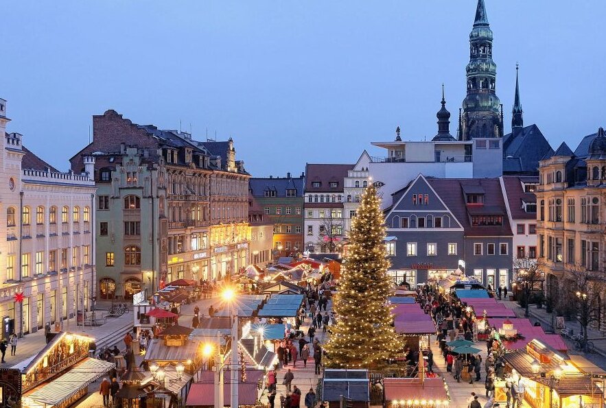 Der Zwickauer Weihnachtsmarkt soll auch in diesem Jahr stattfinden. Foto: Ralph Koehler/propicture/Archiv