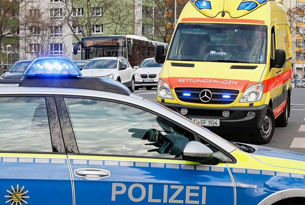 Werdau: PKW von Fahrbahn abgekommen - Beide Insassen schwer verletzt - Symbolbild. Foto: Harry Härtel