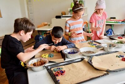 Wie Chemnitzer Kinder ihre Schule bunter machen - In der Kooperationsschule geht es diese Woche besonders kreativ zu. Fotos: Steffi Hofmann