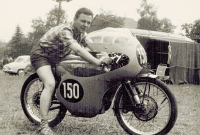 Wie das Schicksal eines Rennfahrers heute noch bewegt - Dieter Krumpholz 1963 in Schleiz. Repro/Archiv: Thomas Fritzsch/PhotoERZ