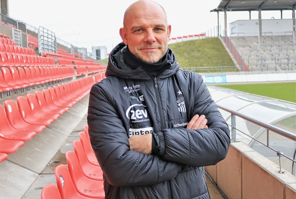 Wie der FSV Zwickau die Veilchen schlagen will - Der neue Chefcoach des FSV Zwickau, Ronny Thielemann, will mit seinem Team das Derby gegen Aue gewinnen. Foto: Knut Berger