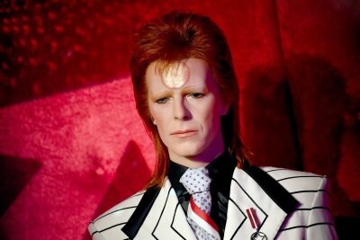 Wie der Vokuhila ein Comeback feiert - Nur aus Wachs - aber der "Mullet" sitzt: Die Figur von David Bowie/Ziggy Stadust bei Madame Tussauds in Berlin trägt Vokuhila.