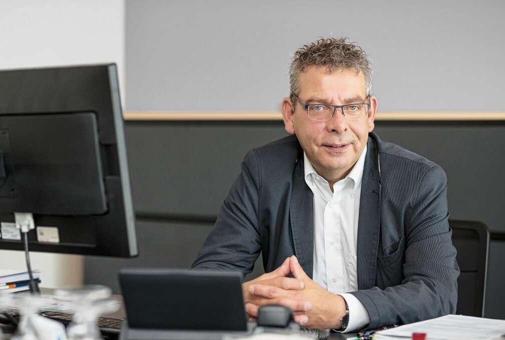 Wie die Energiepreisbremse Versorger vor Mammutaufgaben stellt - Udo Moritz ist Geschäftsführer der Stadtwerke Annaberg-Buchholz. Foto: Dirk Rueckschloss