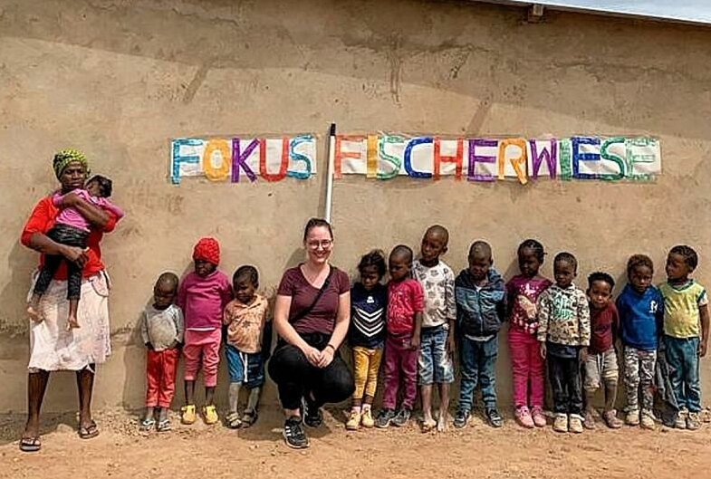 Wie ein junges Paar aus Chemnitz in Südafrika ein Waisenhaus baute - Um die Dankbarkeit gegenüber allen Spendern zu zeigen, werden deren Namen an den Wänden aufgelistet. Ein Dank gilt den engagierten CFC-Fans von "Fokus Fischerwiese". Foto: privat