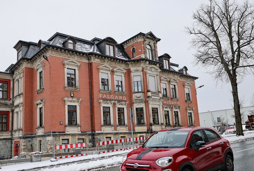 Wie Falkenstein sich zum Stadtjubiläum verändern will - Das ehemalige Falgard-Areal nebst Villa soll künftig in den historischen Stadtrundgang integriert werden. Foto: Thomas Voigt