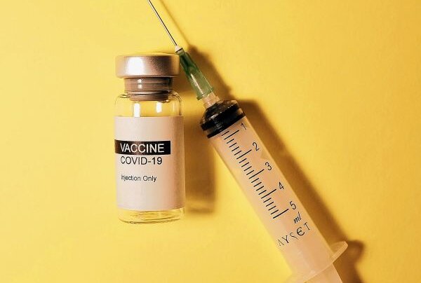 Wie bei jeder Impfung können auch nach der Corona-Schutzimpfung Impfreaktionen auftreten. Foto: unsplash